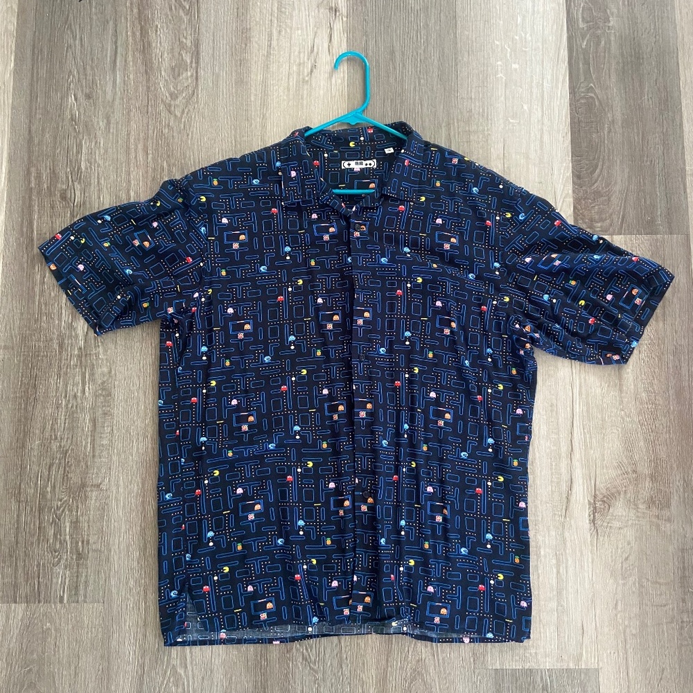 Pac-man Uniqlo men’s L button down shirt